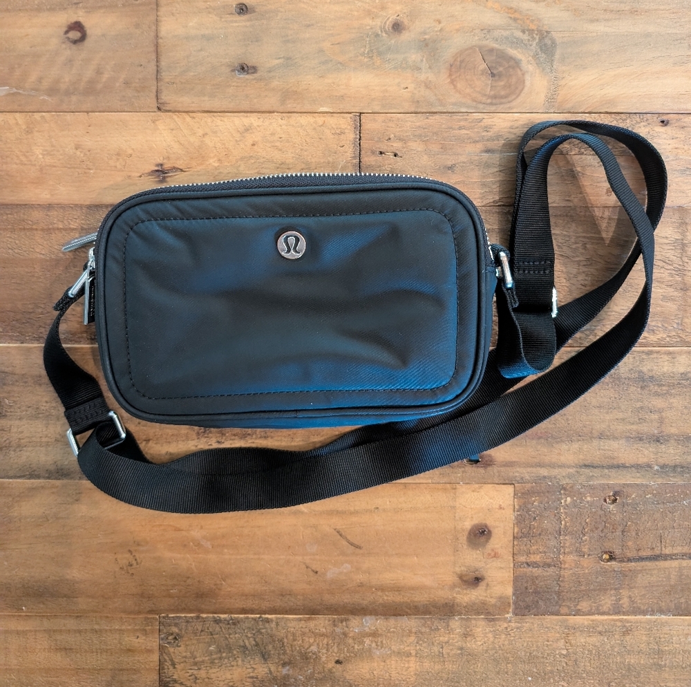 Lululemon Crossbody Camera Bag 2L